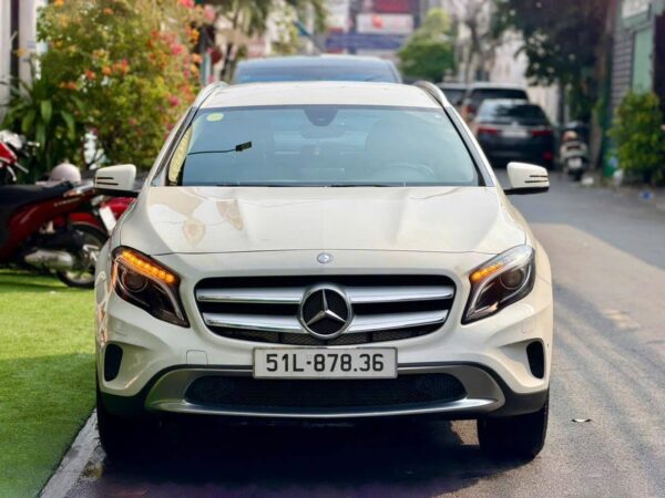 Mercedes - Benz GLA200 (Model 2017) gầm cao sang trọng, giá siêu tốt
