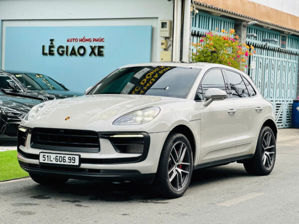 Alternative view of PORSCHE MACAN S MODEL 2022